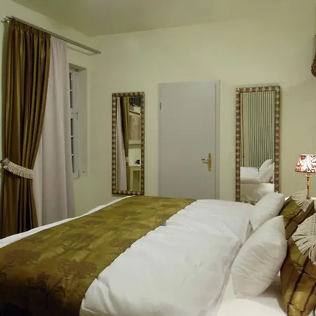 Hotel Zur Goldenen Krone 3*